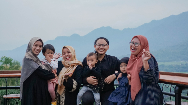 Lebaran di Kedai Bukit Rhema