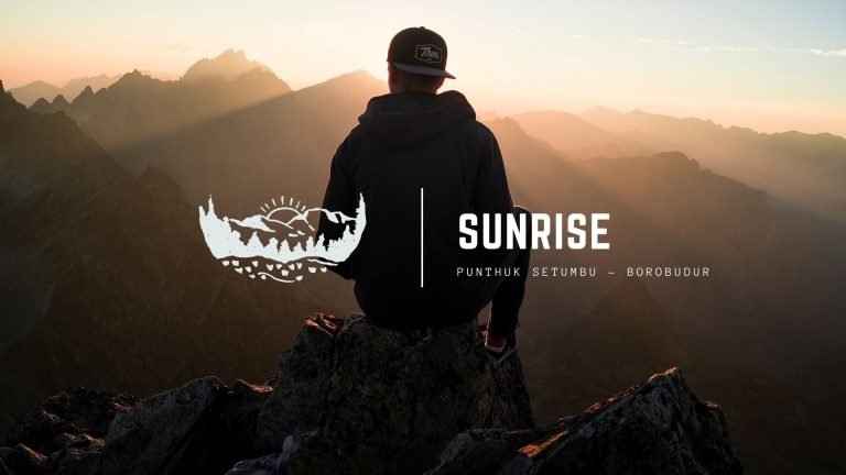 Punthuk Setumbu: Keindahan Sunrise Dekat Candi Borobudur