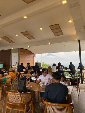 Kedai Bukit Rhema: Cocok untuk Buka Puasa Bersama Teman Kantor