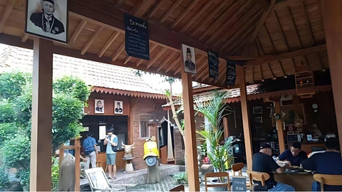 Warung De'Menake - Tribunnews.com