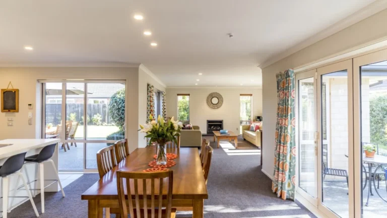 Kunci Sukses Kafe Hits Jakarta: Interior Unik yang Menarik Pelanggan