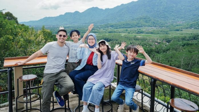 Tempat Makan Keluarga Borobudur