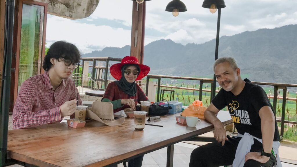 menghabiskan imlek di borobudur rekomendasi resto keluarga