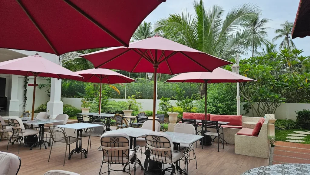 tempat makan enak terdekat