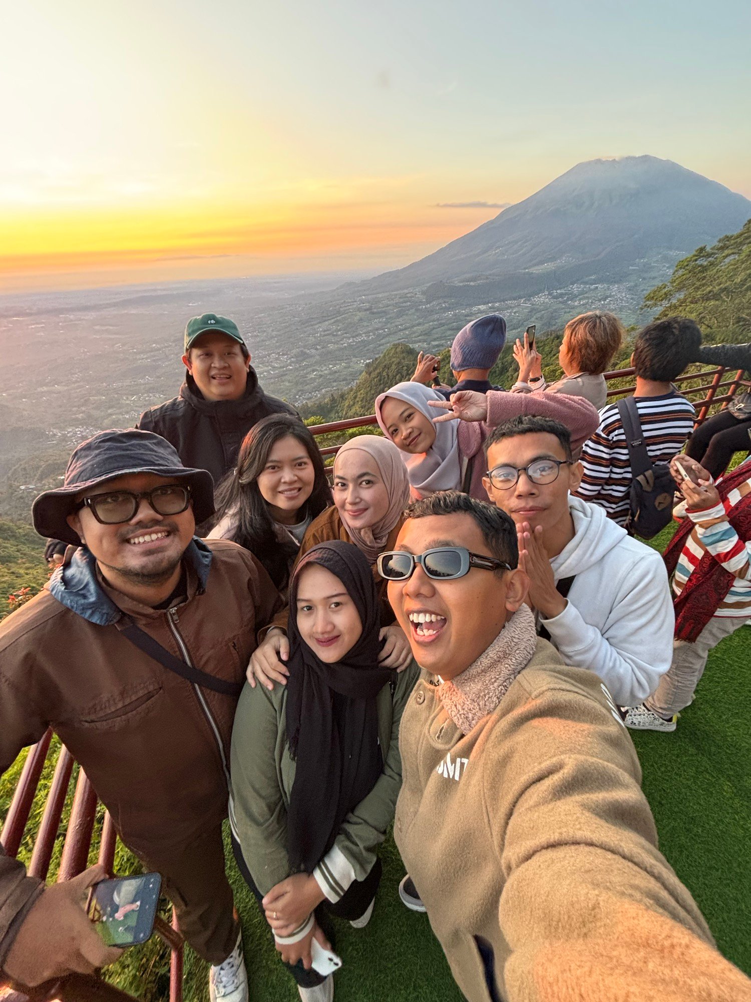 Jalur jeep wisata Telomoyo Magelang di kawasan pegunungan