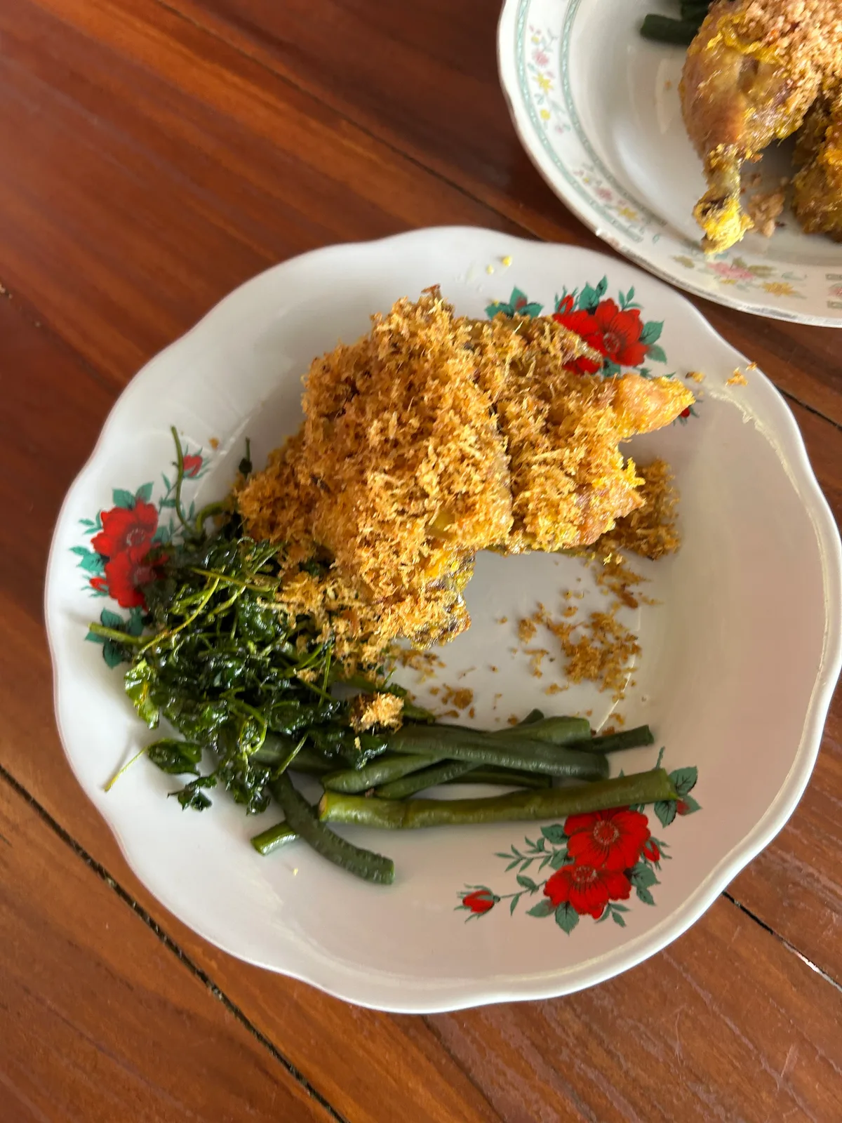 Ayam goreng berempah di Sambal Bara Nusantara Sawitan
