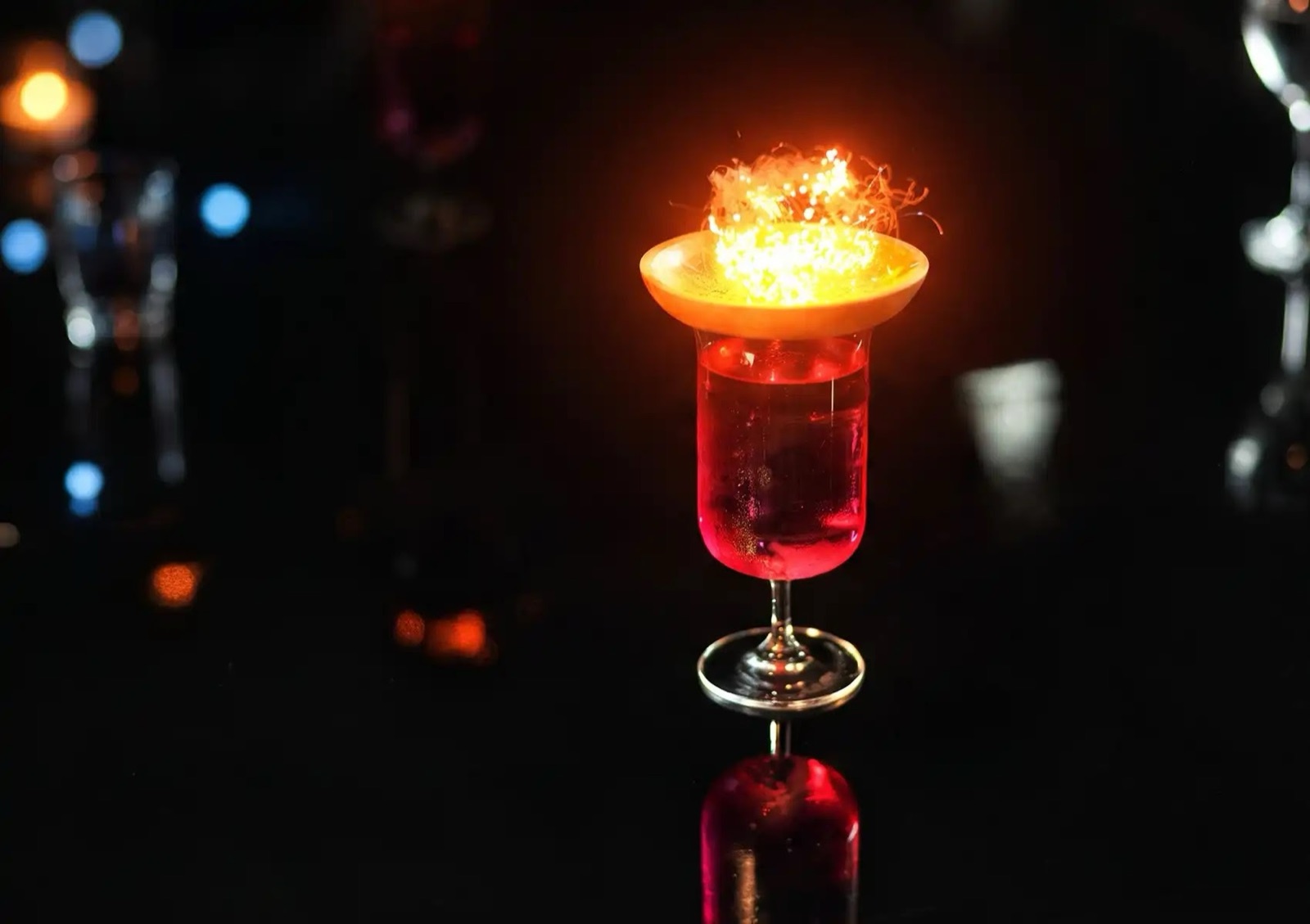 Flaming cocktail di Pinstripe Bar