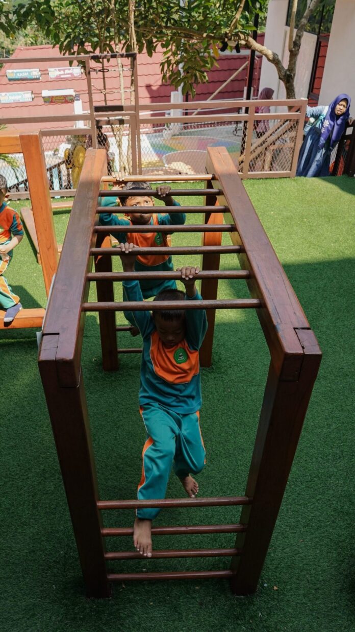 Area bermain anak di kawasan Kedai Bukit Rhema Magelang